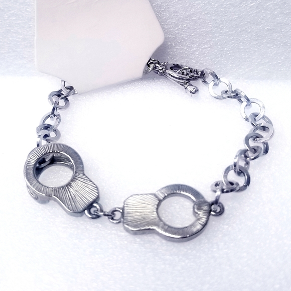 Fashion Jewelry Handcuffs Charm Bracelet - Picture 3 of 6